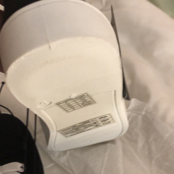 Forever 21 sneaker - Picture 5 of 7